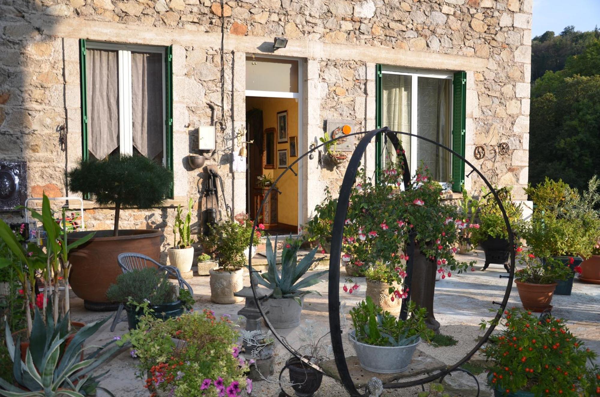 Chambre Bounty, B&B, Cuisine Privee, Lit Queen Size, Terrasse, Parking, Garage Olliergues 외부 사진