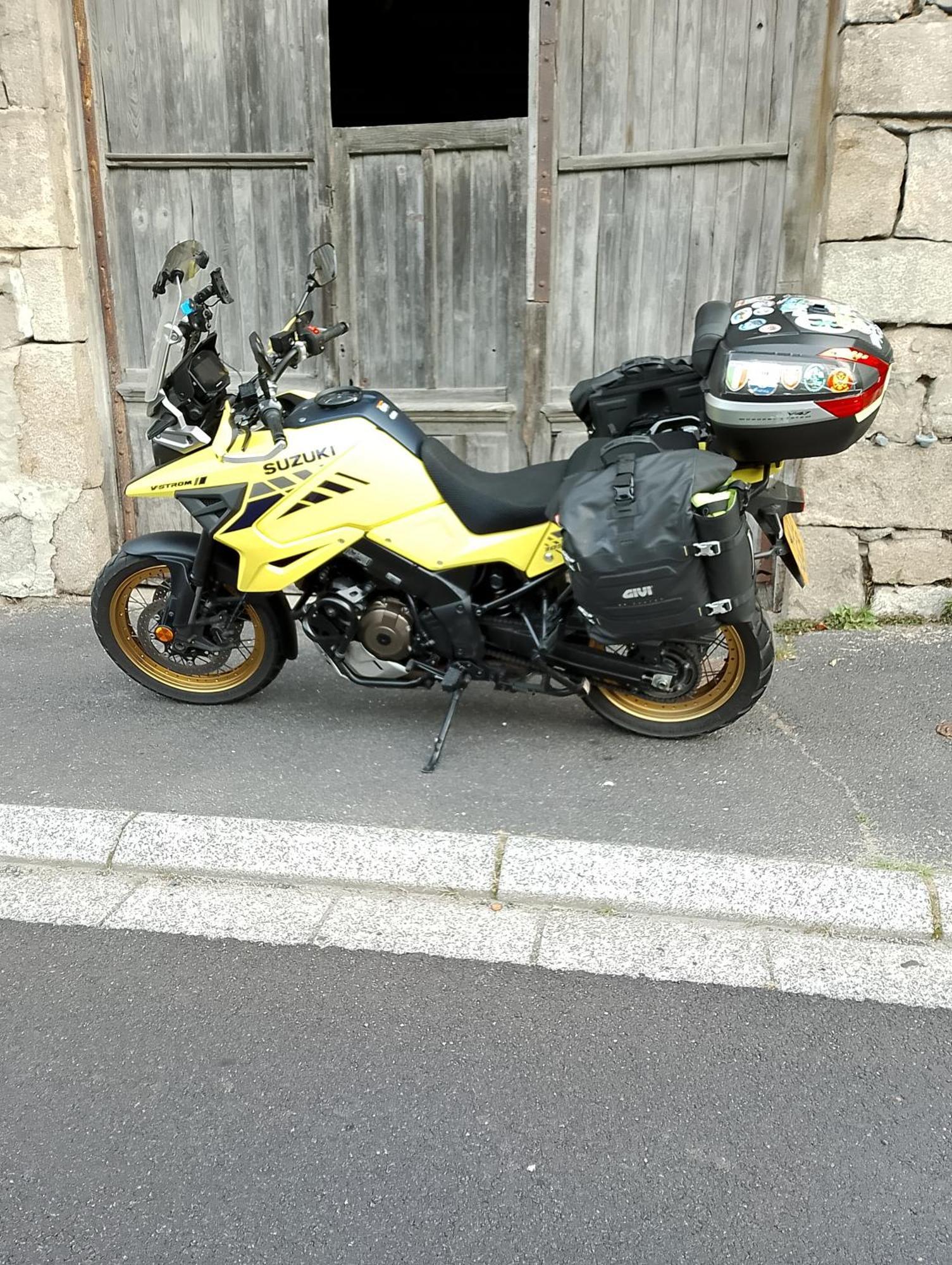 Chambre Bounty, B&B, Cuisine Privee, Lit Queen Size, Terrasse, Parking, Garage Olliergues 외부 사진