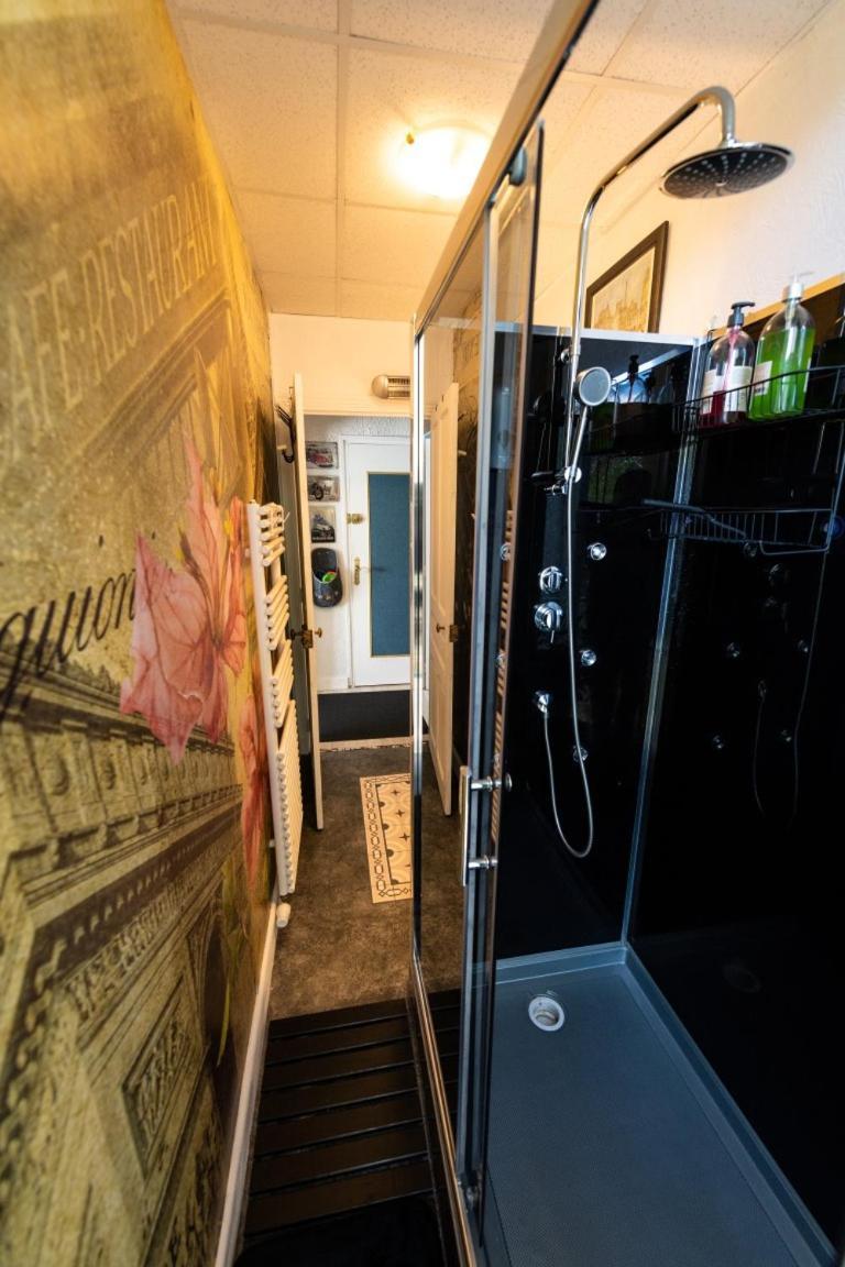 Chambre Bounty, B&B, Cuisine Privee, Lit Queen Size, Terrasse, Parking, Garage Olliergues 외부 사진